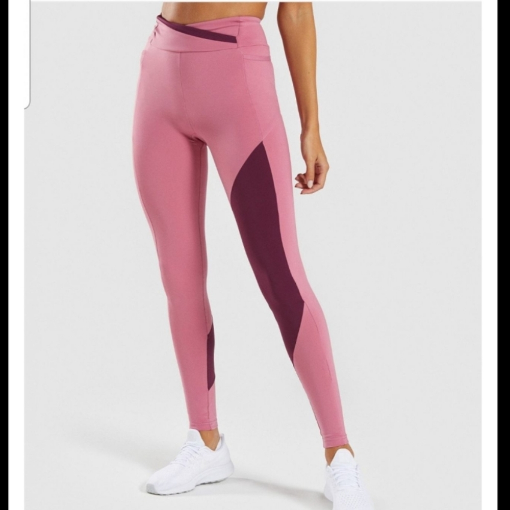 SOLD Gymshark asymmetric leggings XS